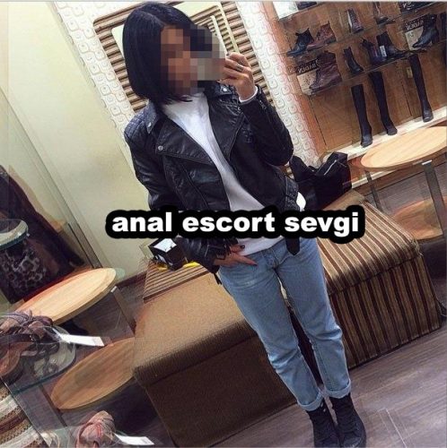 Ateşli ön sevişme yapan hatun Revan