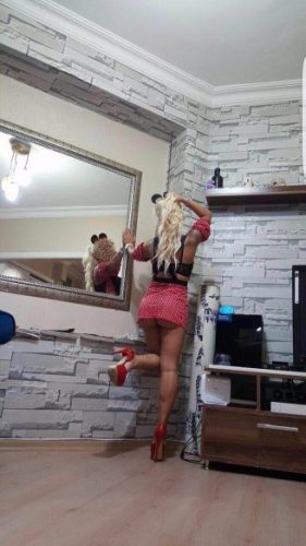 Çılgın fatezi yapan eskort özün