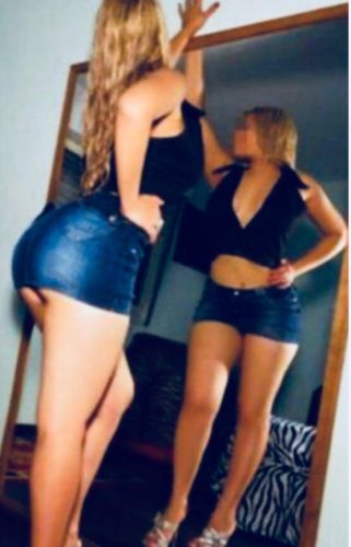 Cıvıl-cıvıl ön sevişme yapan escort Harika