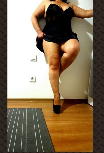 Güzel kendi yeri olan escort Leman
