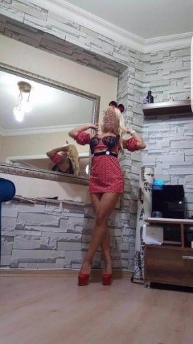 Kıvrak orijinal resimli kız Ayşenur