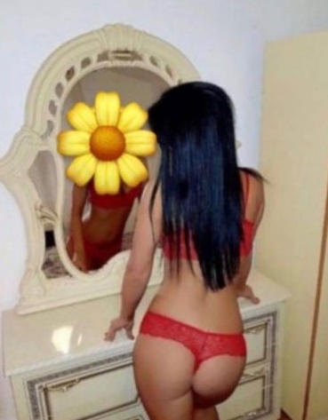 Elit sakso çeken Izel